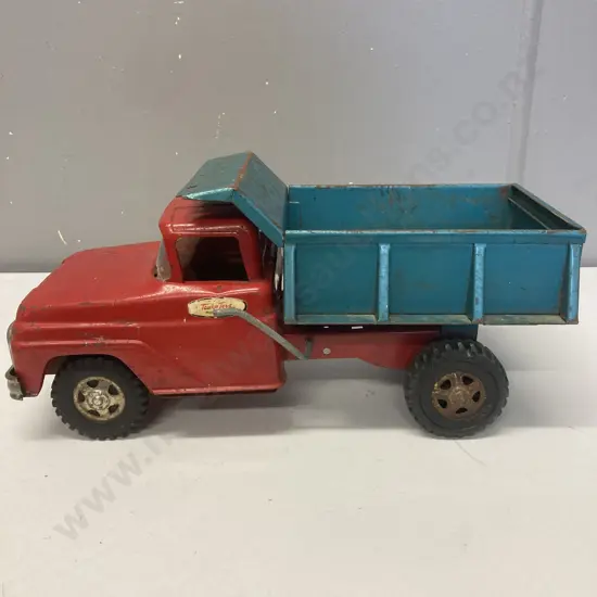 Vintage 1960s Tonka Pressed Steel Red & Blue Dump Truck. Manufactured by Tonka Toys of Mound, Minnesota. L34cm