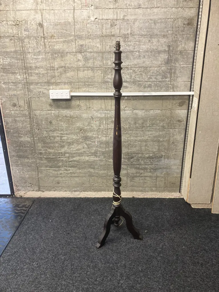 Mahogany Turned Pedestal Lamp. H161cm Image 1++