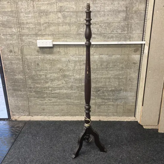 Mahogany Turned Pedestal Lamp. H161cm