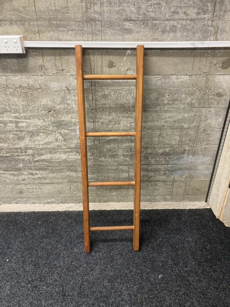 Wood Ladder / Towel Ladder - Southern Prairie Timber Company. 120 x 34cm Image 1++
