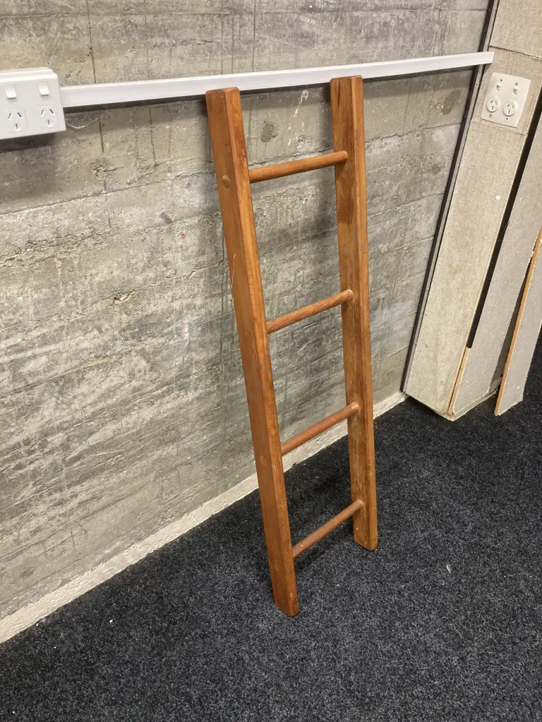 Wood Ladder / Towel Ladder - Southern Prairie Timber Company. 120 x 34cm Image 1++