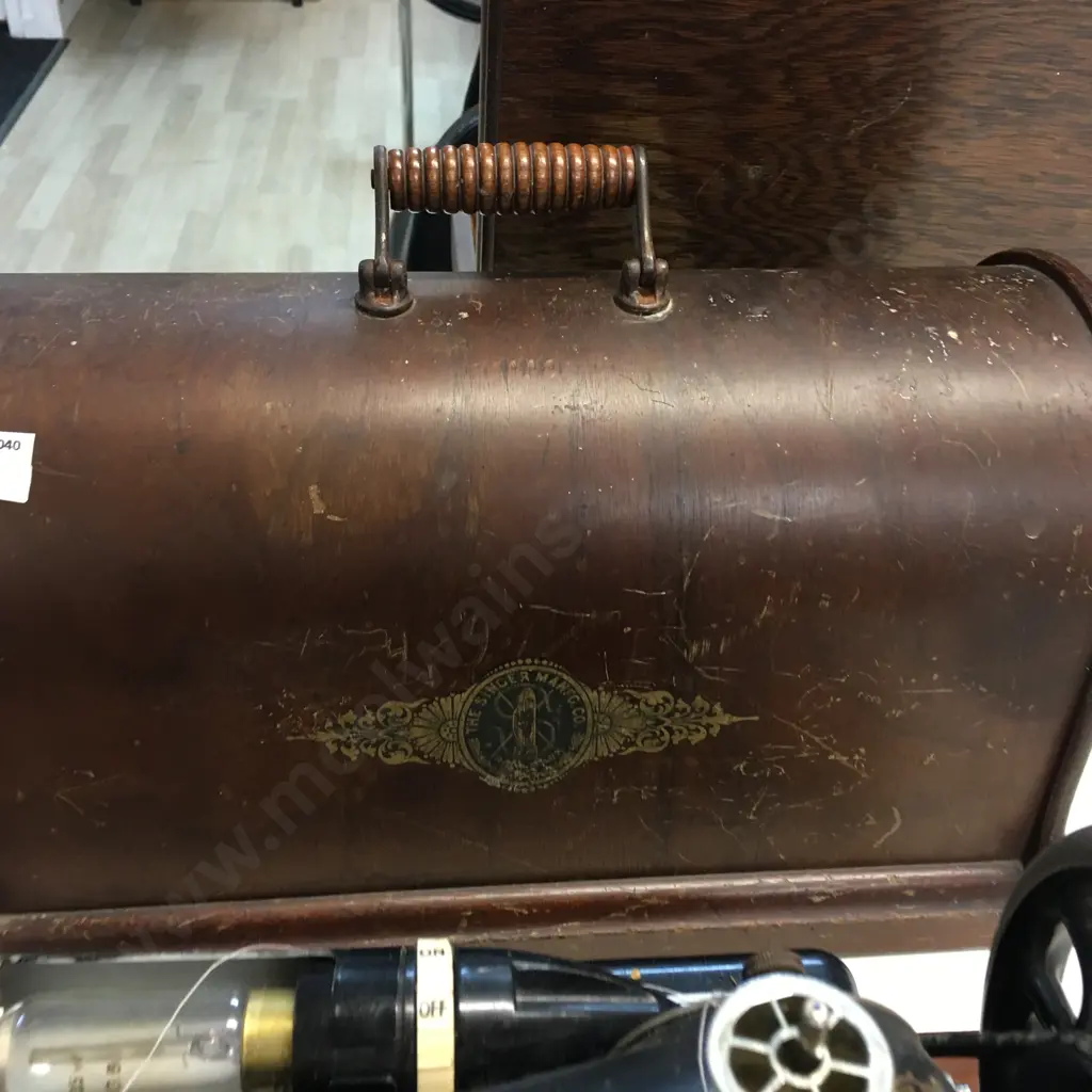 Antique 1906 Singer Model 28 Sewing Machine With Bentwood Case Image 1++