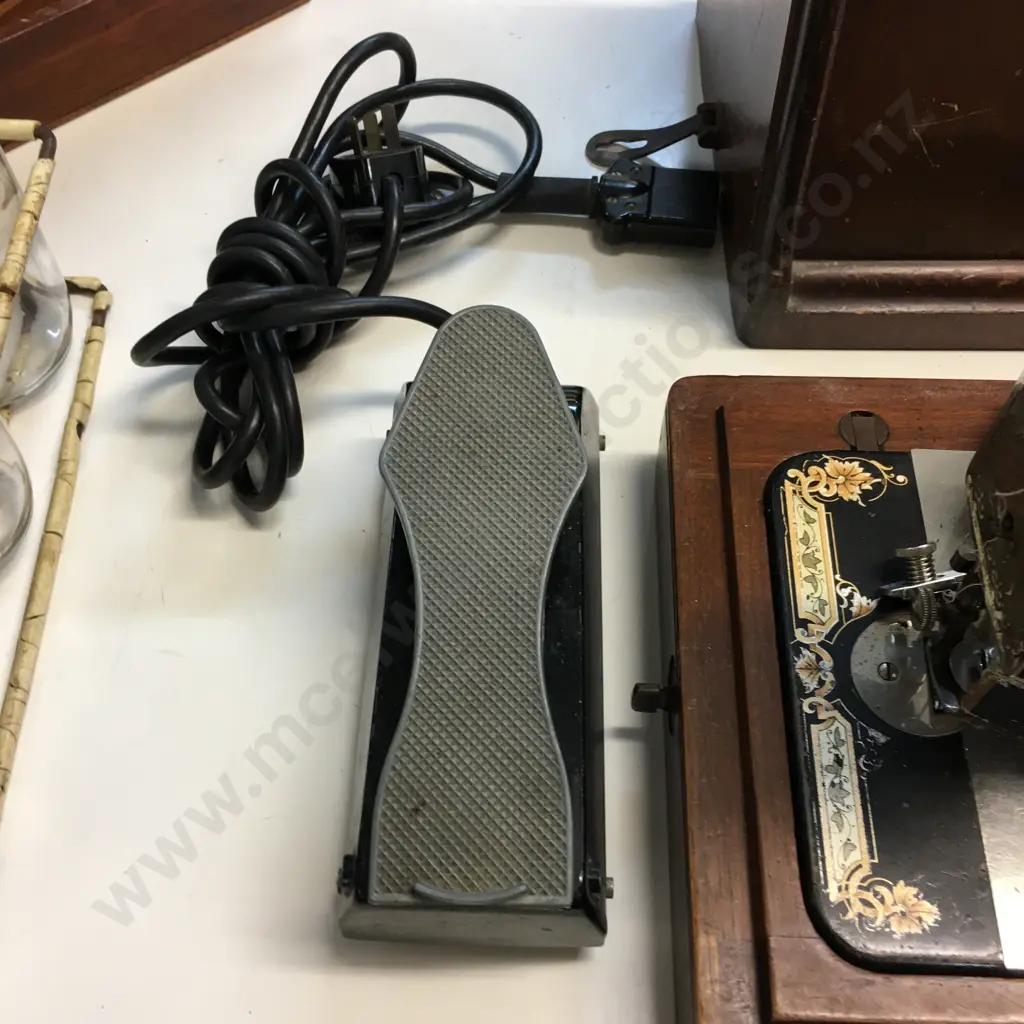 Antique 1906 Singer Model 28 Sewing Machine With Bentwood Case Image 1++