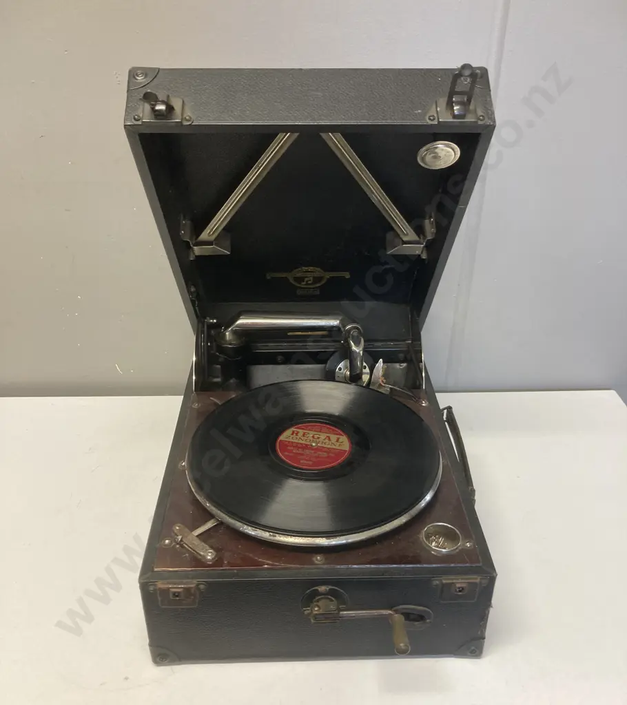 A 1920s Antique Columbia Viva Tonal Grafonola Wind Up Gramophone, Model 112A, Image 1++