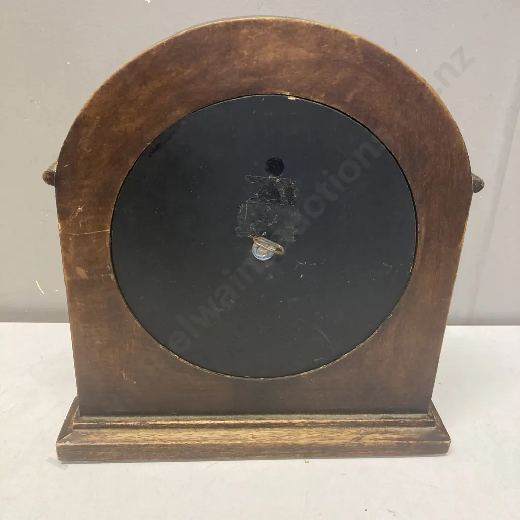 Vintage Colonial Clock Co Wooden Arched Mantle Clock. 33 x 31cm Image 1++