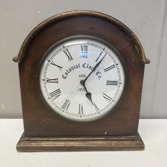 Vintage Colonial Clock Co Wooden Arched Mantle Clock. 33 x 31cm