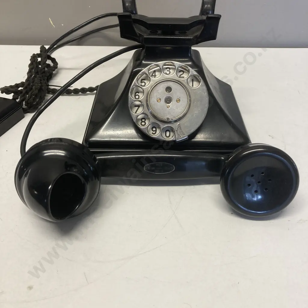 1930s Black Pyramid Shaped Bakelite GPO Telephone - Seimens Brothers England  No. 164 Handset Marked GPO S-32/234 Image 1++