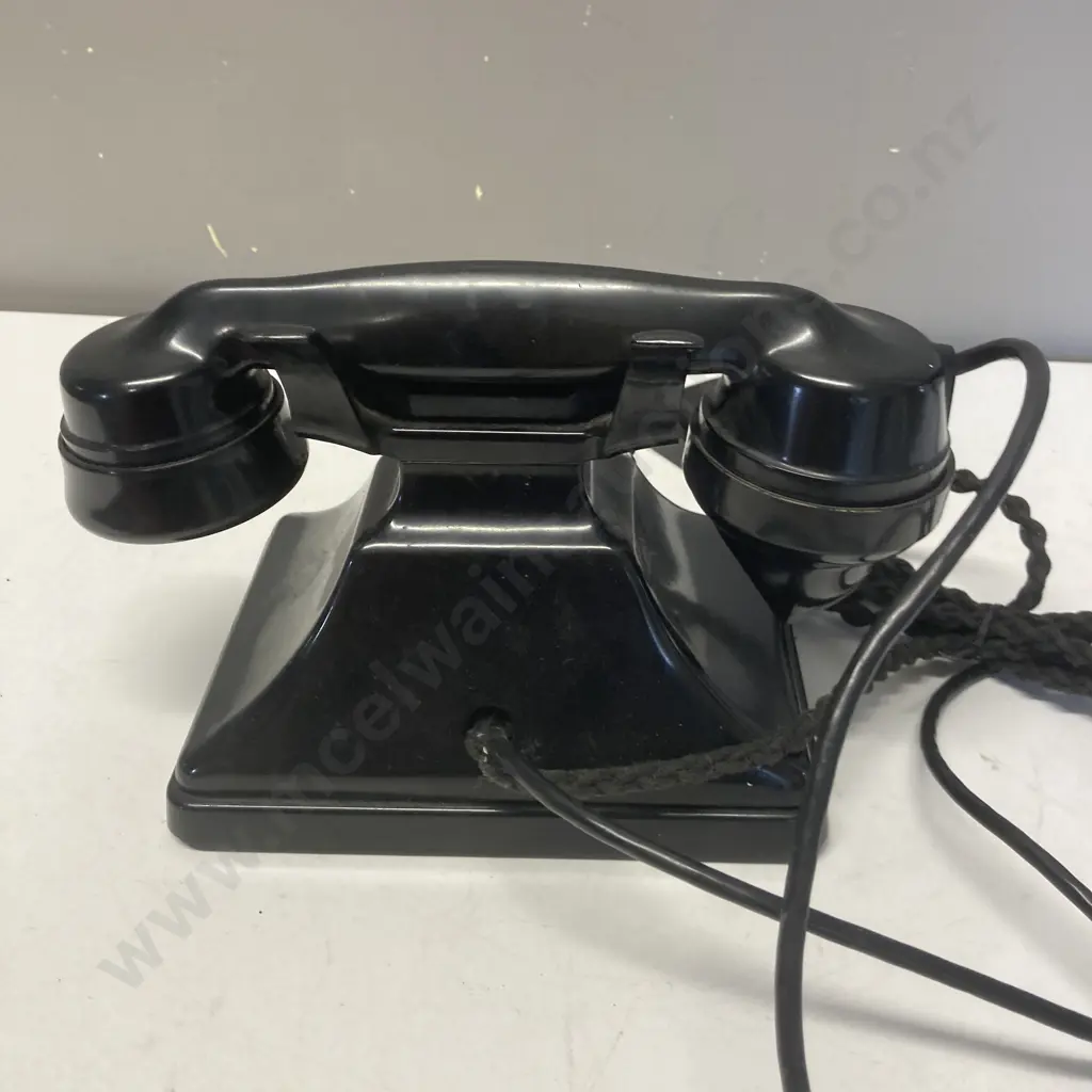 1930s Black Pyramid Shaped Bakelite GPO Telephone - Seimens Brothers England  No. 164 Handset Marked GPO S-32/234 Image 1++
