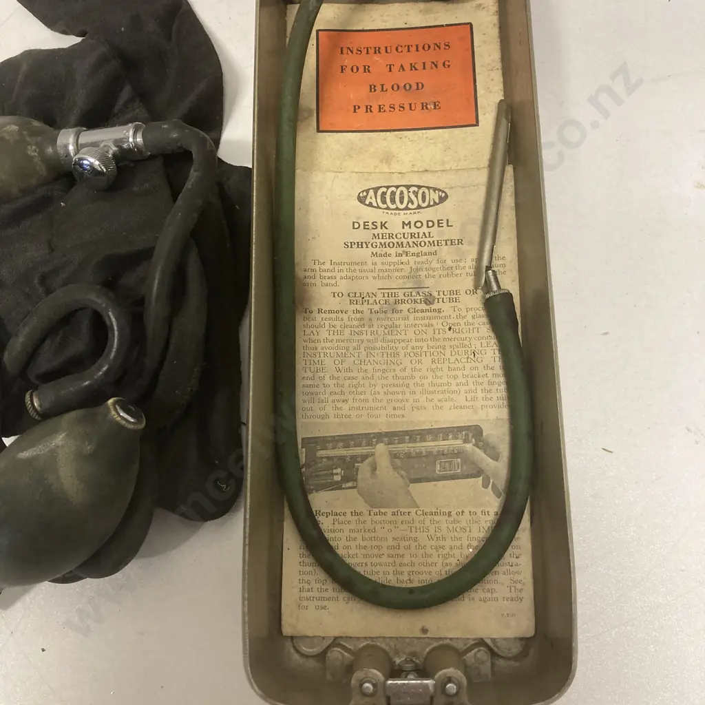 Vintage Accoson Desk Model Mercurial Sphygmomanometer With Instructions (As Found) Image 1++