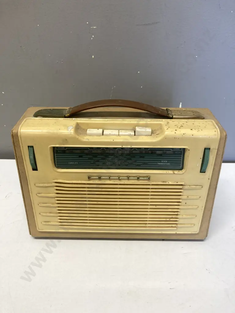 1950's Phillps NZ 7-transistor Portable Radio Image 1++