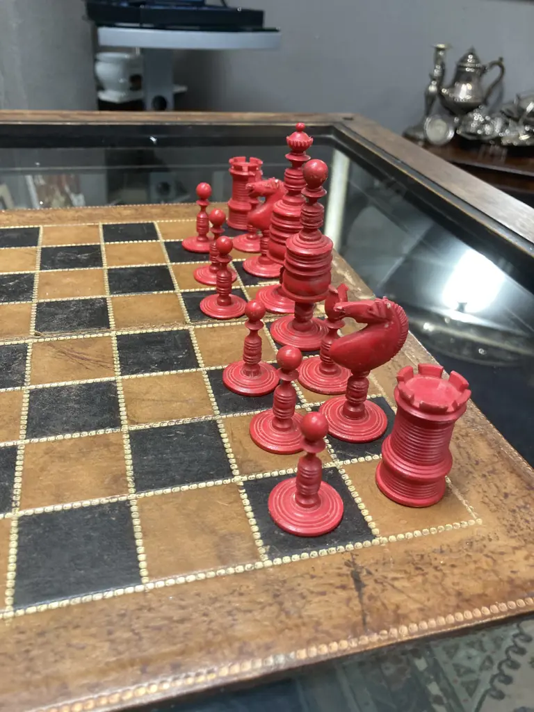 Antique Red & White Ivory Bone Chess Set. King 9cm High With Playing Board Image 1++