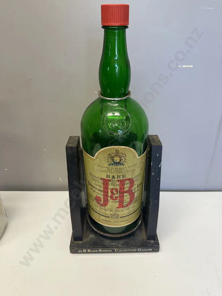 J & B Rare Scotch Whiskey Empty Liquor Bottle Swing Cradle  Image 1++
