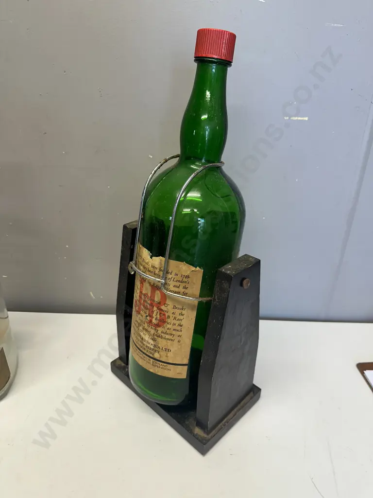 J & B Rare Scotch Whiskey Empty Liquor Bottle Swing Cradle  Image 1++