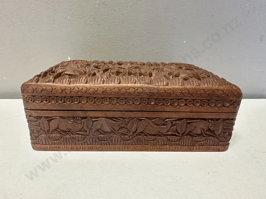 Vintage Carved Wooden Box African Animal Themed. H7 W20 D12cm Image 1++