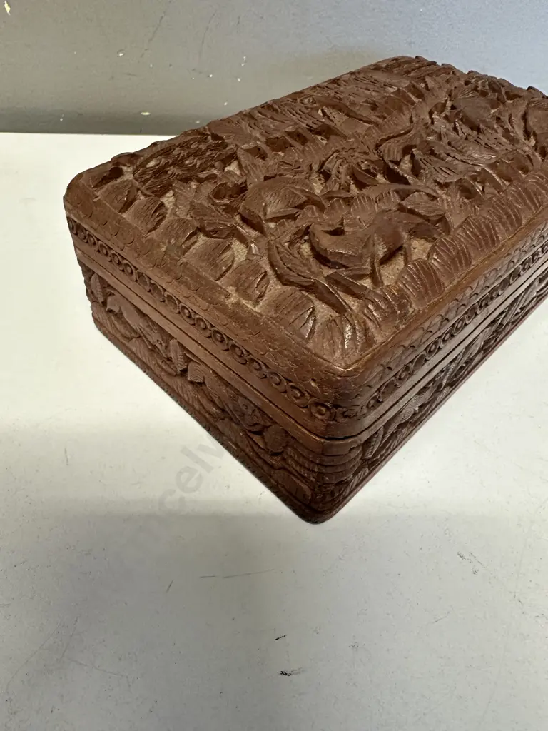 Vintage Carved Wooden Box African Animal Themed. H7 W20 D12cm Image 1++