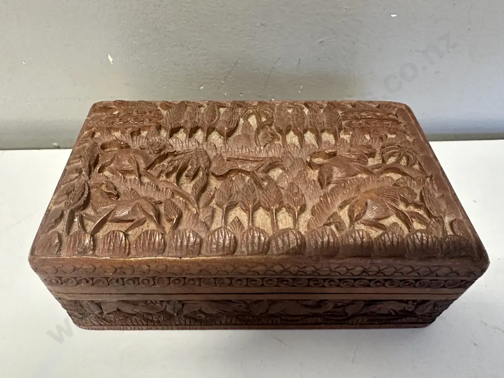 Vintage Carved Wooden Box African Animal Themed. H7 W20 D12cm Image 1++
