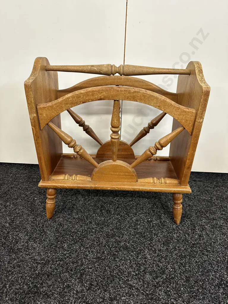 Mid Century Wooden Wagon Wheel Magazine Rack. H52 W46 D25cm Image 1++