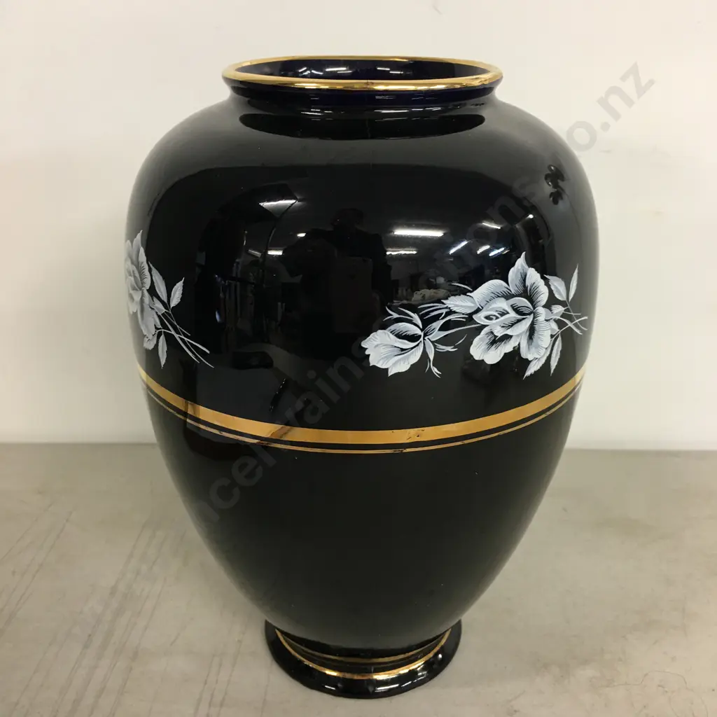  Cobalt Blue Glaze Vase With Gilding Detail H24cm.  Image 1++