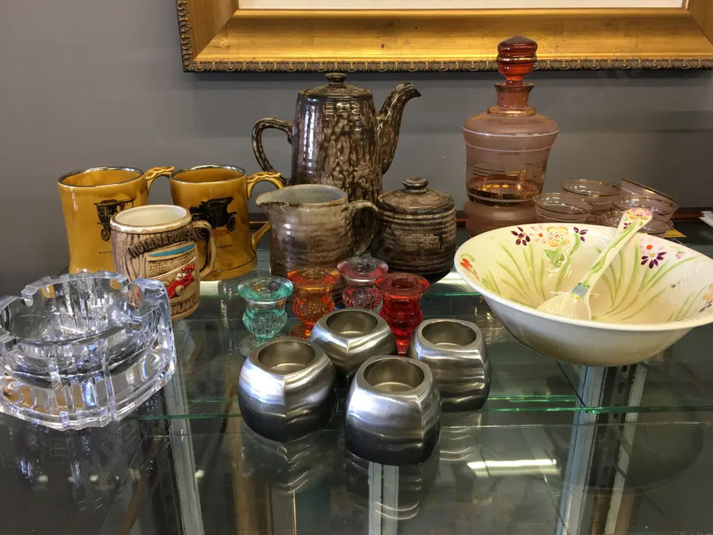 Selection Of China, Glass & Pottery items Image 1++