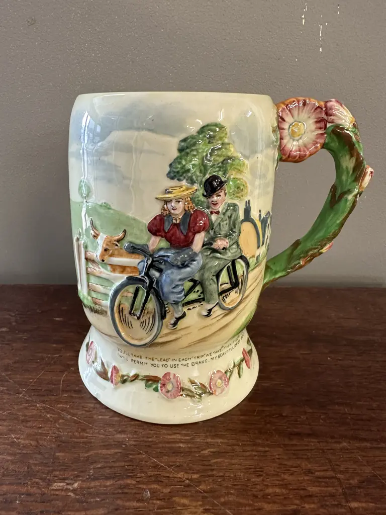 Crown Devon Feildings Daisy Bell Large Musical Mug Image 1++