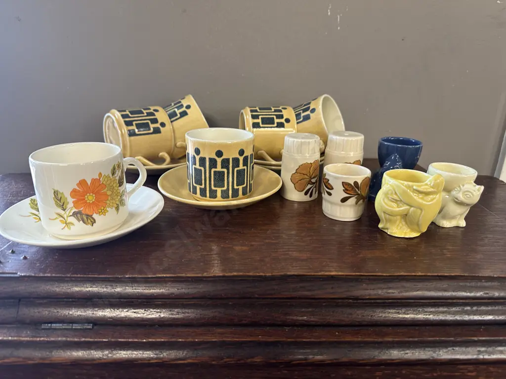 Assorted Crown Lynn Crockery, Egg Cups Etc Image 1++