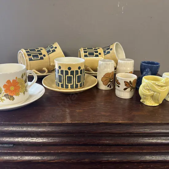 Assorted Crown Lynn Crockery, Egg Cups Etc