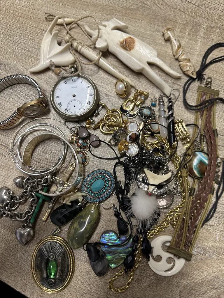 Selection of Vintage Jewellery, Bifora Watch, Pendants, Necklaces Etc Image 1++