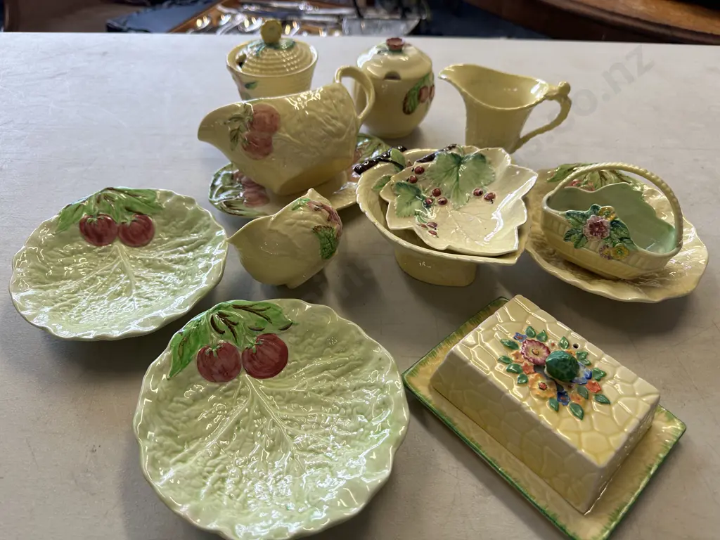 Selection Of China Items Including Carlton Ware, Crown Devon Etc Image 1++