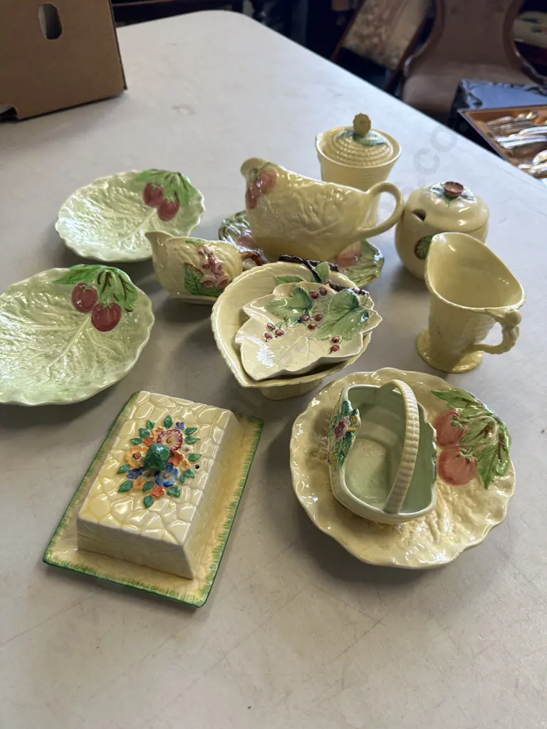 Selection Of China Items Including Carlton Ware, Crown Devon Etc Image 1++