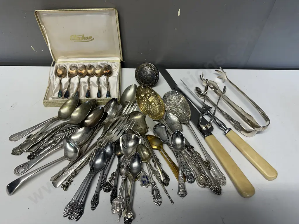 Assorted Cutlery Including Bone Handled, Teaspoons Etc Image 1++