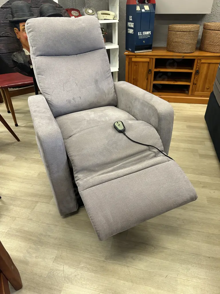 Electric Recliner/Lift Chair in Grey Fabric Image 1++