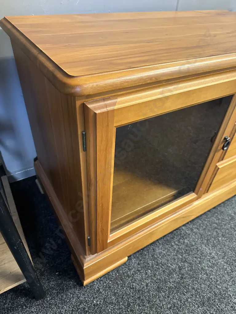 Rimu Side Cabinet, Single Glass Door, 3 Drawer With Metal Handles. H73 W107 D55cm Image 1++