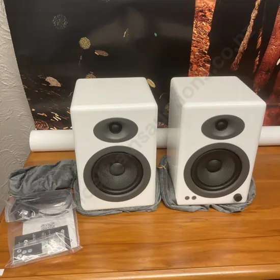 Audioengine A5+ Powered Speakers - Hi-Gloss White