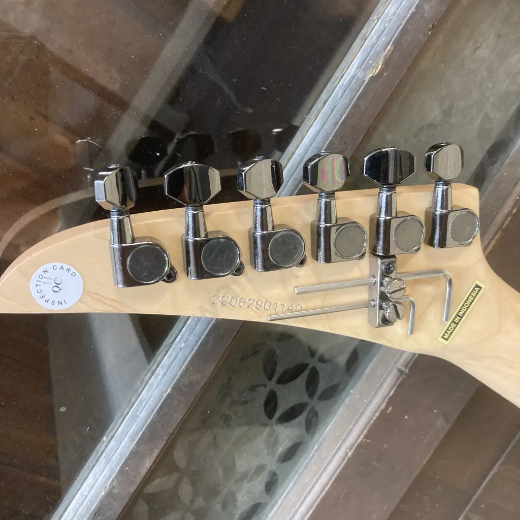 Kramer Nite-V Electric Guitar (Damaged) Image 1++