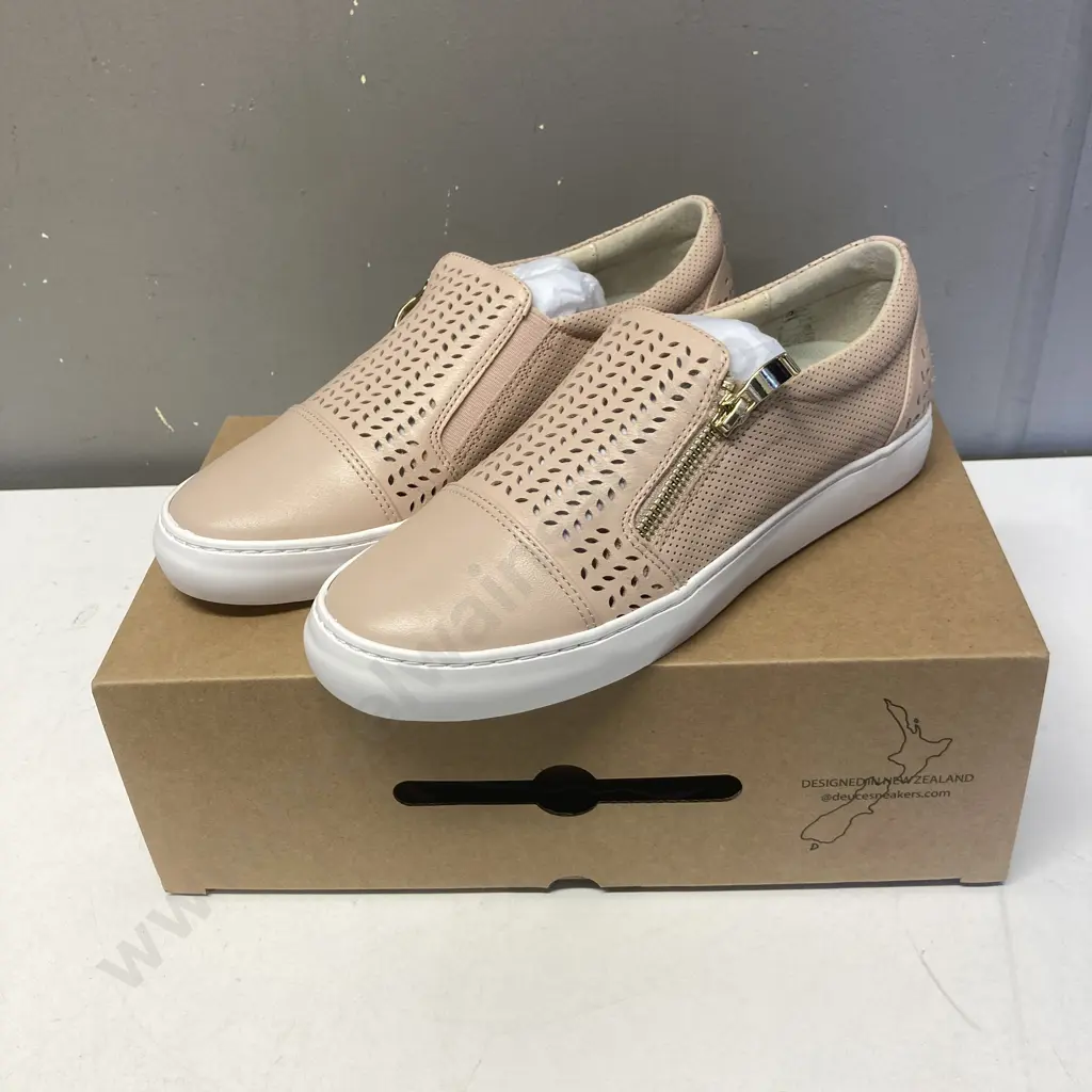 Deuce Bezel W Blush Leather Shoes - 39 Image 1++