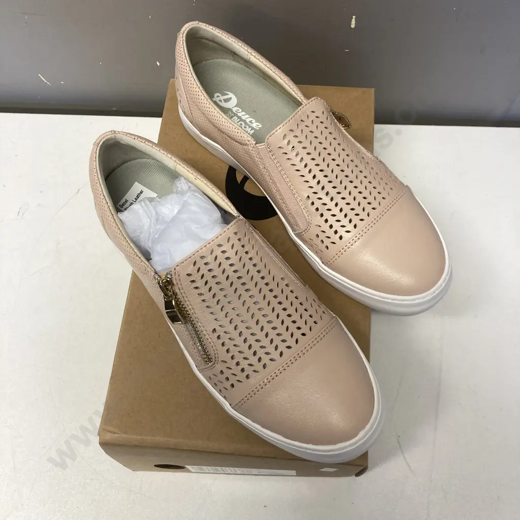 Deuce Bezel W Blush Leather Shoes - 40 Image 1++