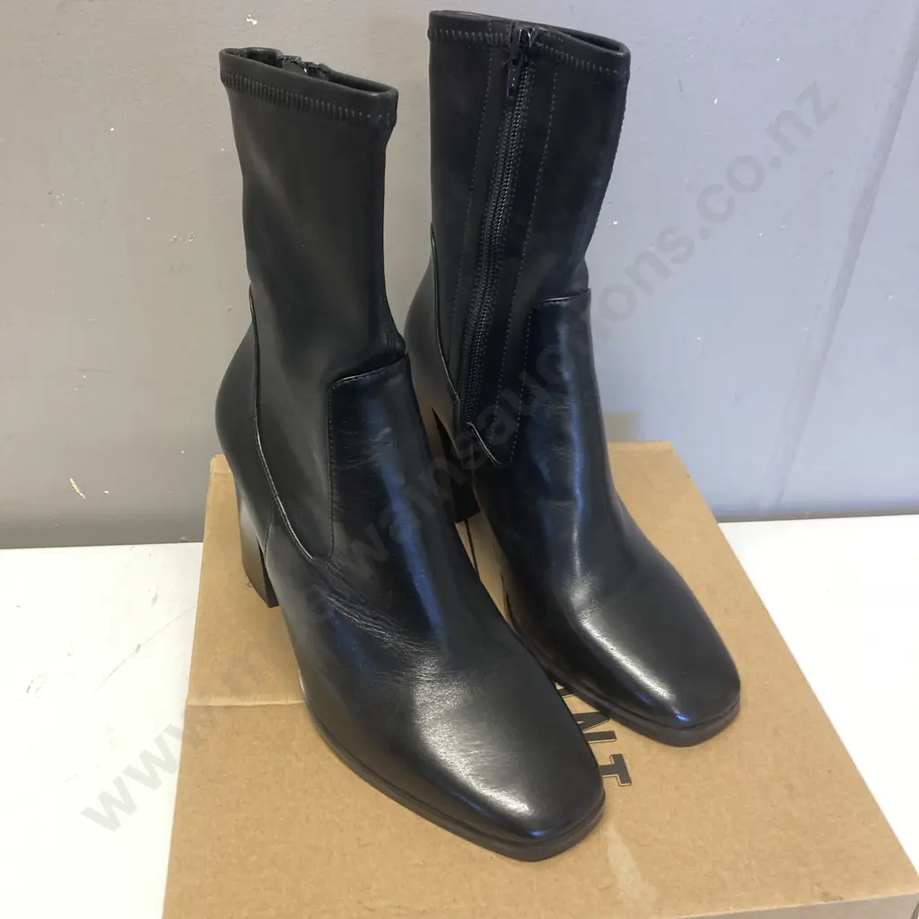 Merchant Isabella Angelmi Markie Black Leather Ankle Boot - 38 Image 1++