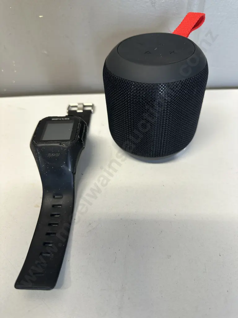 Rip Curl A1111 Ultimate Tide Watch & Veon lPX6 Bluetooth Speaker Image 1++
