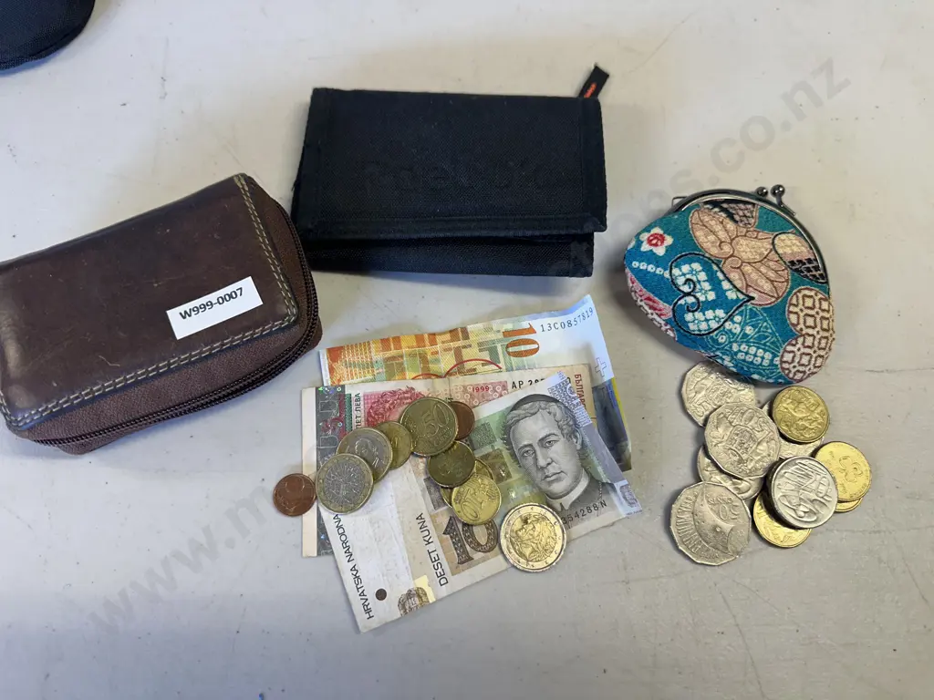Coin Purse, 2 x Wallets & Assorted Notes & Coins Image 1++