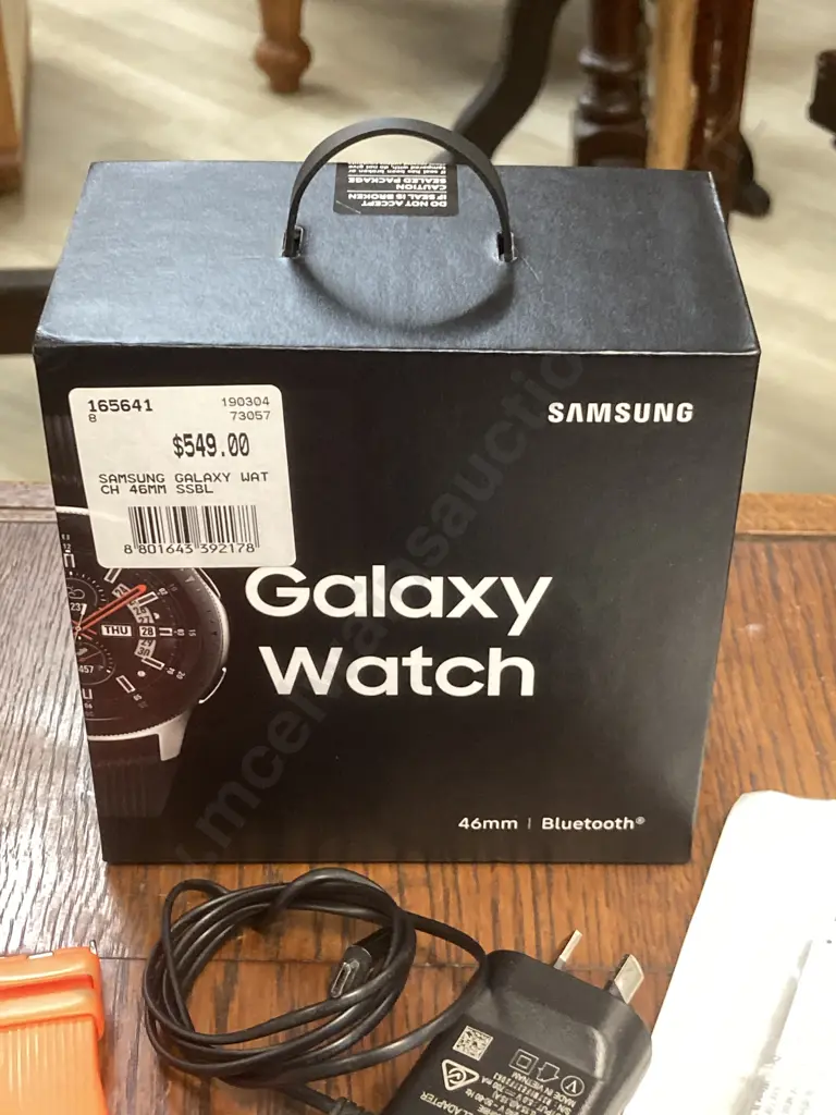 Samsung Galaxy Watch  46mm In Silver Model SM-R800, Charger, New Straps, Etc, Boxed (Not Holding Charge Very Long) Image 1++
