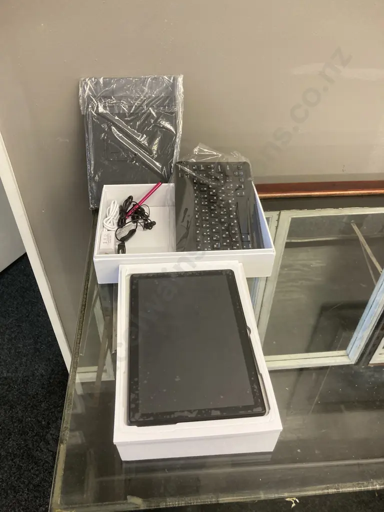 Pad15Pro Android Tablet With Accessories, Boxed Image 1++