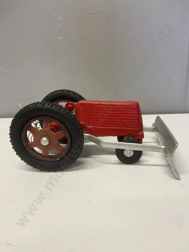 Fun Ho Red Medium Tractor with Blade. Cast Aluminium from 1958 - 1980. L25cm Image 1++