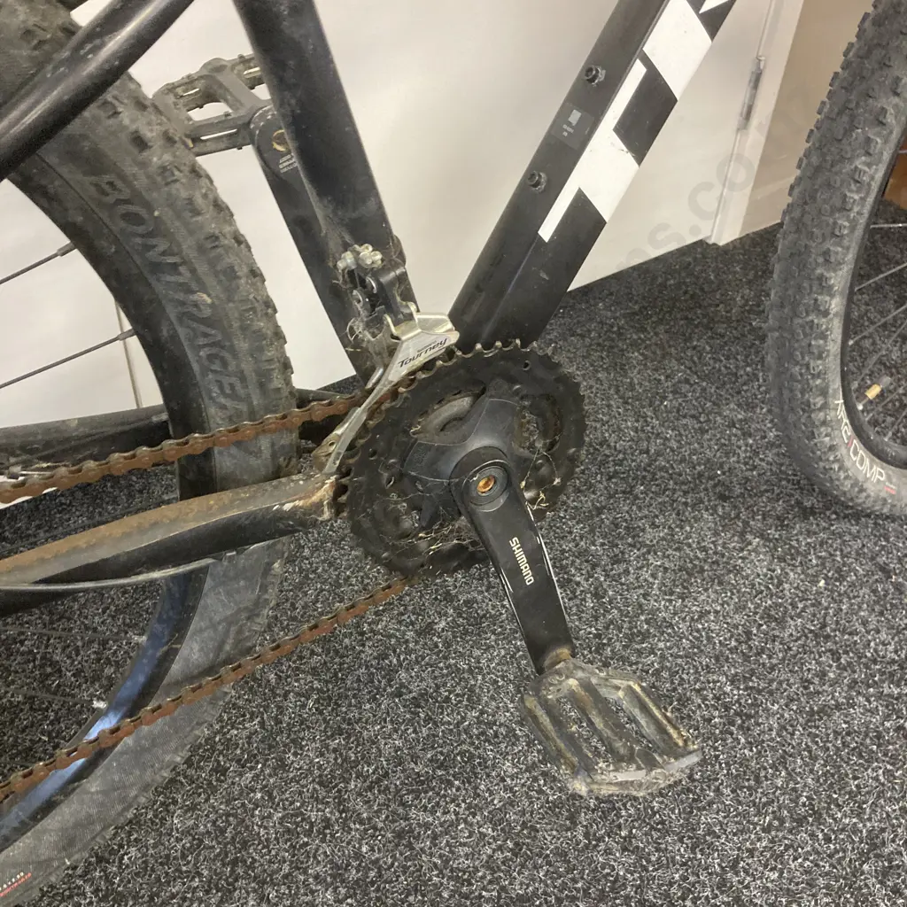 Marlin Trek 4 Mountain Bike - Black Image 1++
