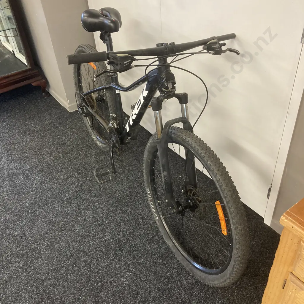 Marlin Trek 4 Mountain Bike - Black Image 1++