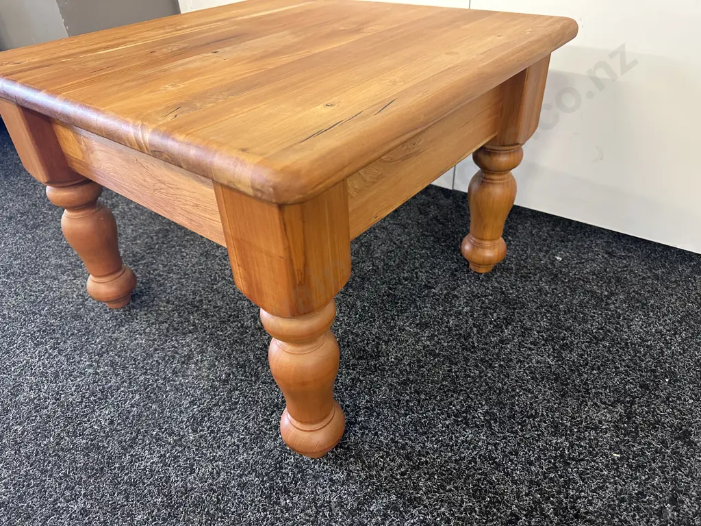 Rimu Occasional Lamp Table H42,W60x60cm Image 1++