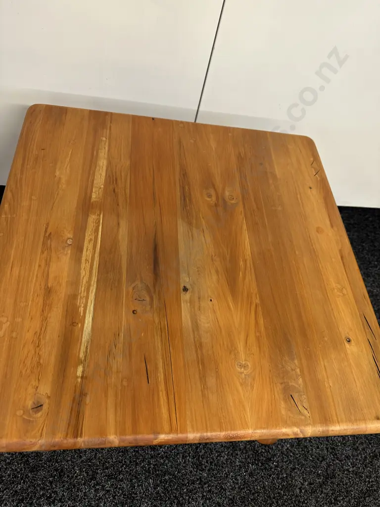 Rimu Occasional Lamp Table H42,W60x60cm Image 1++