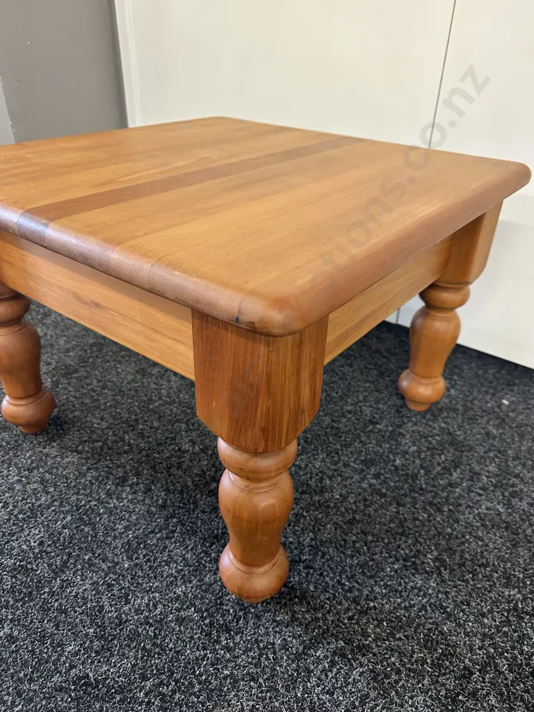 Rimu Occasional Lamp Table H42,W60x60cm Image 1++