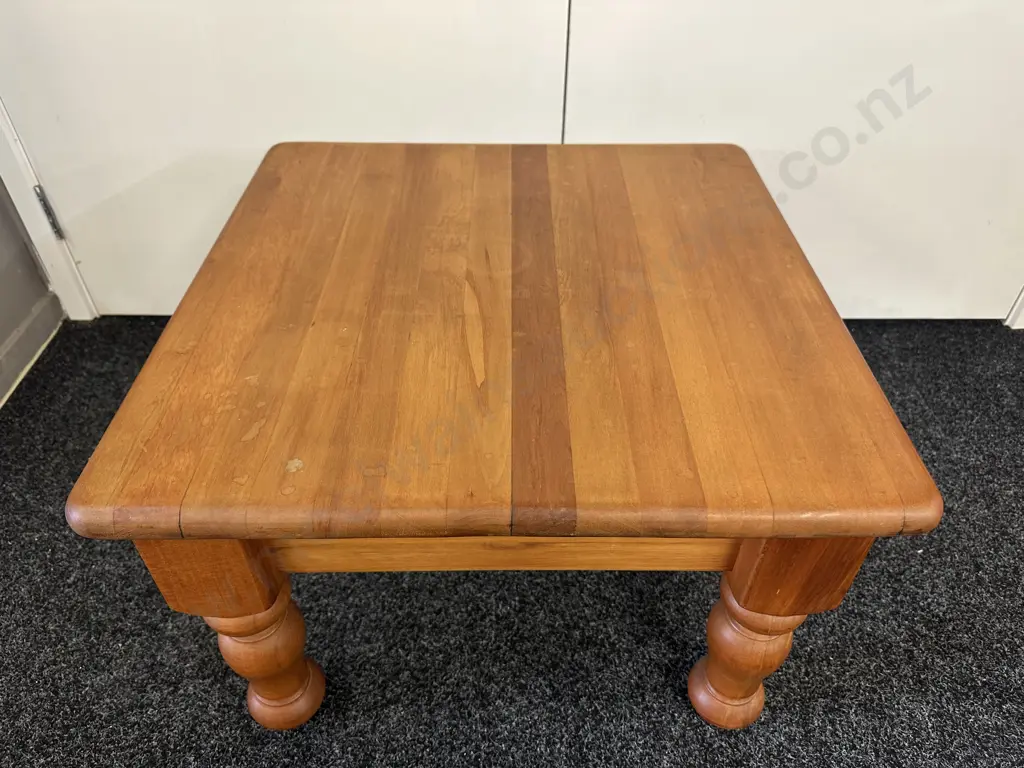 Rimu Occasional Lamp Table H42,W60x60cm Image 1++
