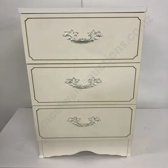Vintage White 3 Drawer Bedside. H60 W40 D40cm