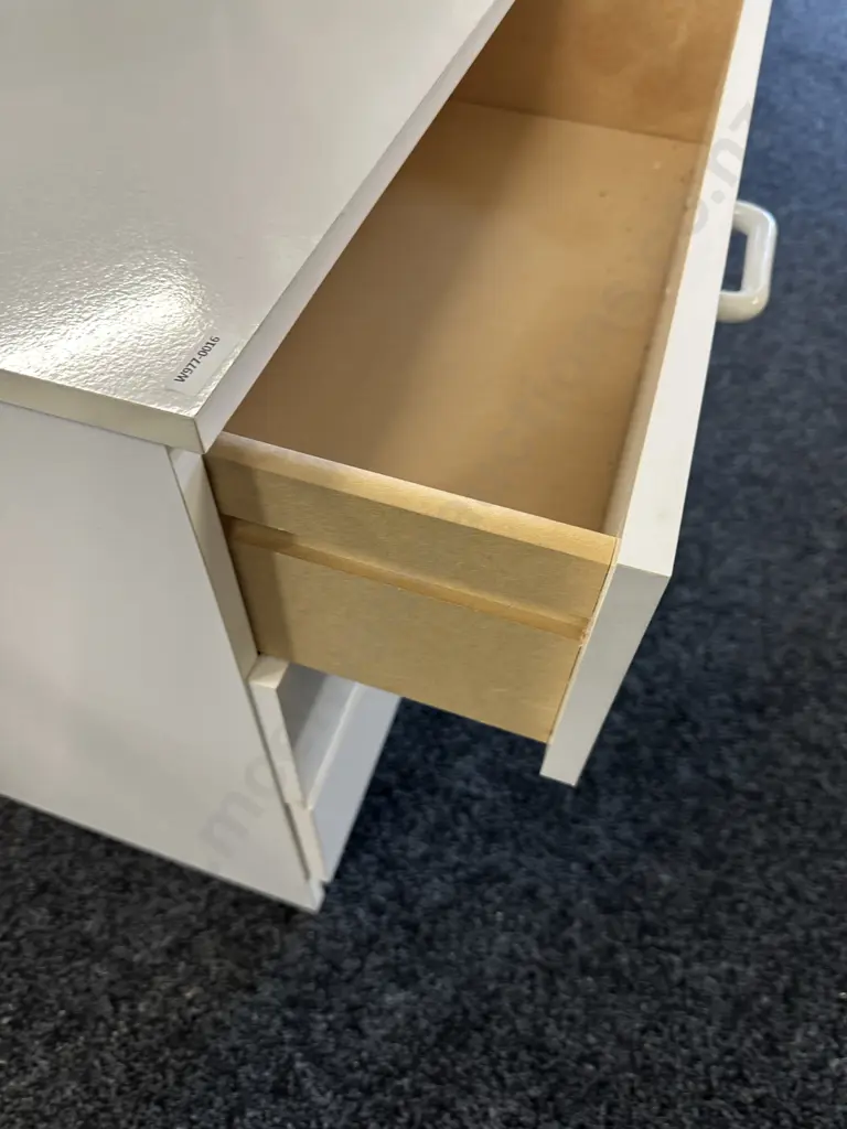 White 3 Drawer Lowboy. H60 W60 D40cm Image 1++